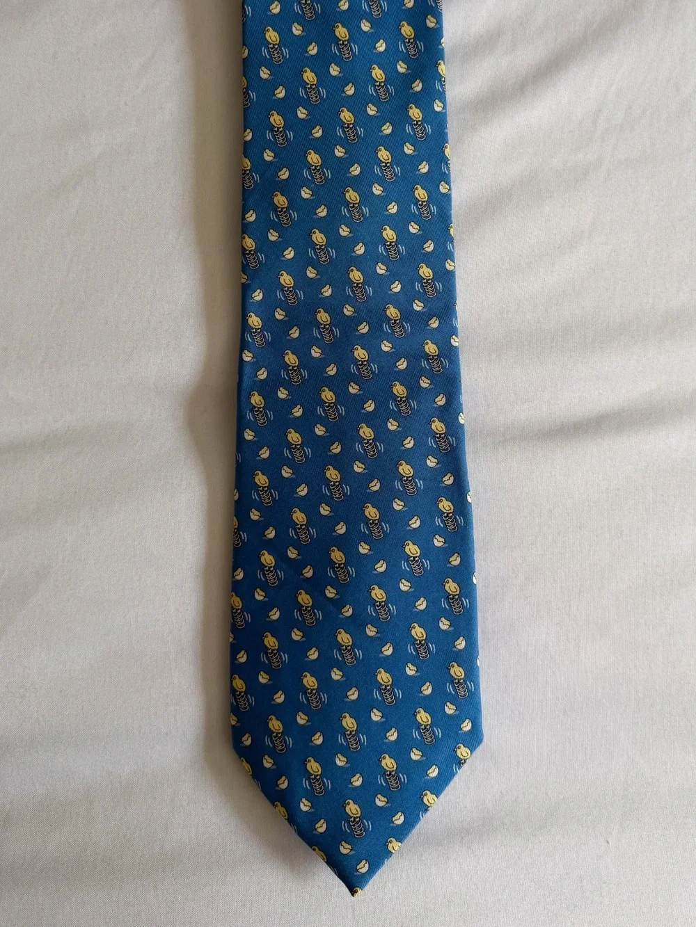 Vineyard Vines 100% Silk Spring Chicken Egg Blue Yellow Pattern Tie